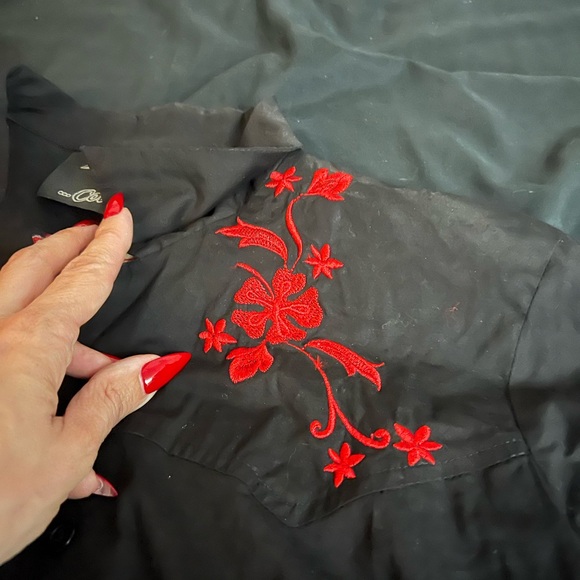 Collectif embroidered western shirt with flowers and swallow - Picture 2 of 3